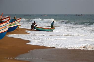 Fishing fleet, Chowara Beach,_DSC_9719_H600